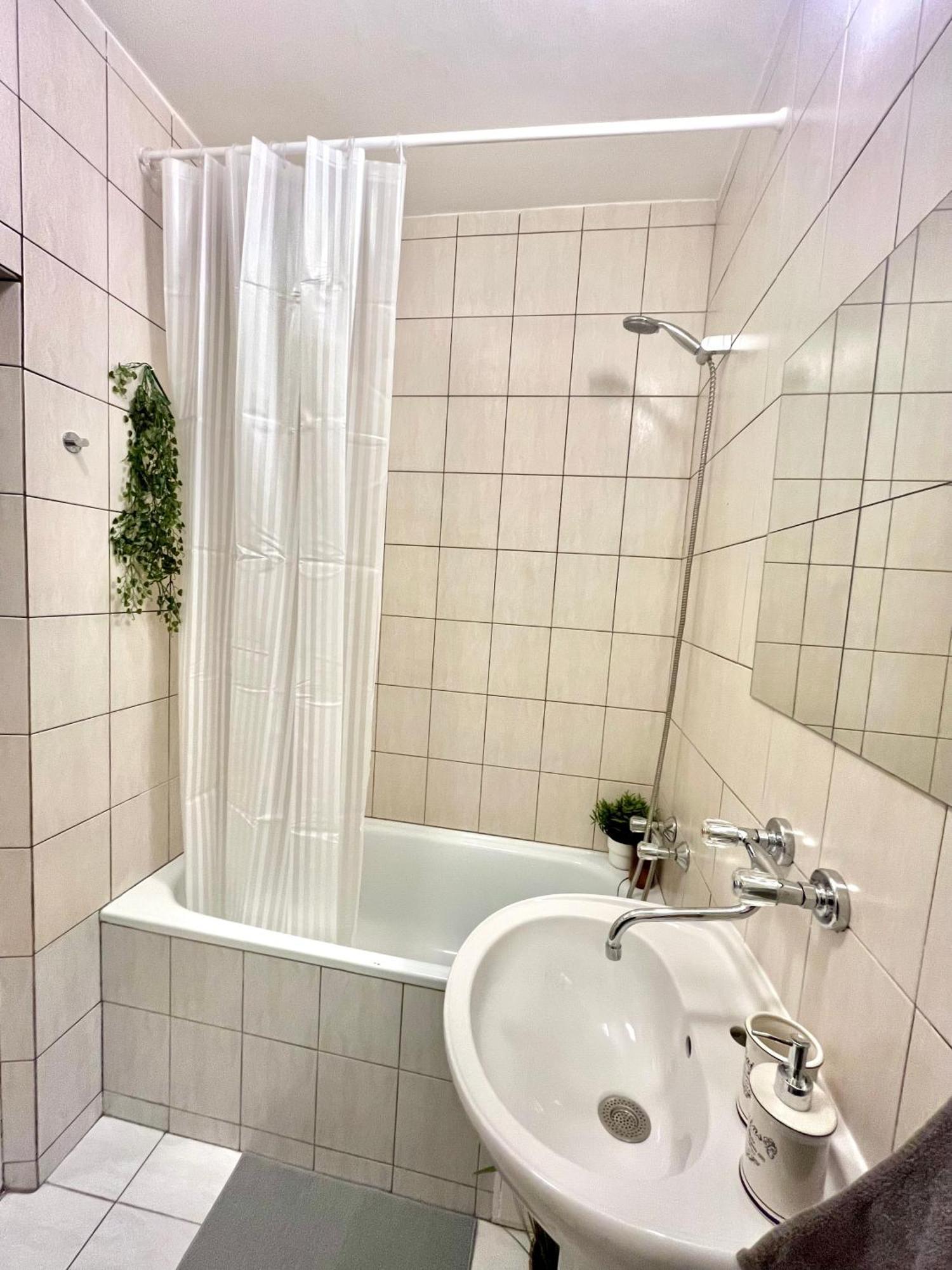 Apartment Simona - Old Town Bratislava Bagian luar foto